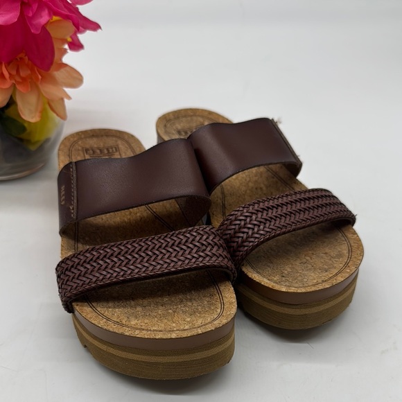 Reef Brown Braided Strap Sandals - Picture 2 of 10